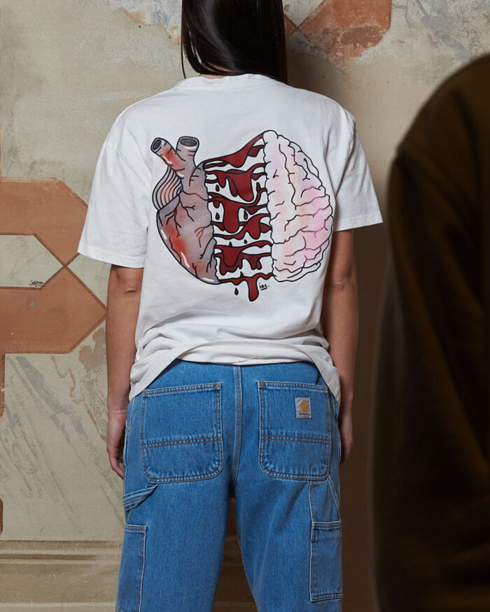 Inc. Unisex T-Shirt By The View Of Noone Heart vs Brain Graphic - immagine 3